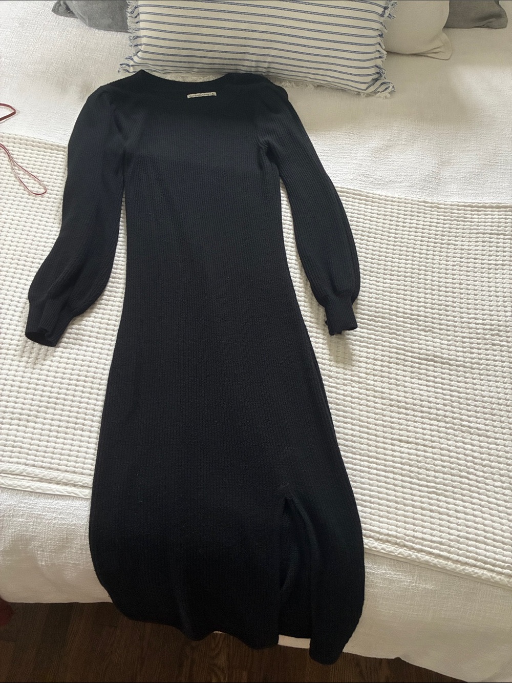 Abercrombie & Fitch Black Long-Sleeve Knit Midi Dress